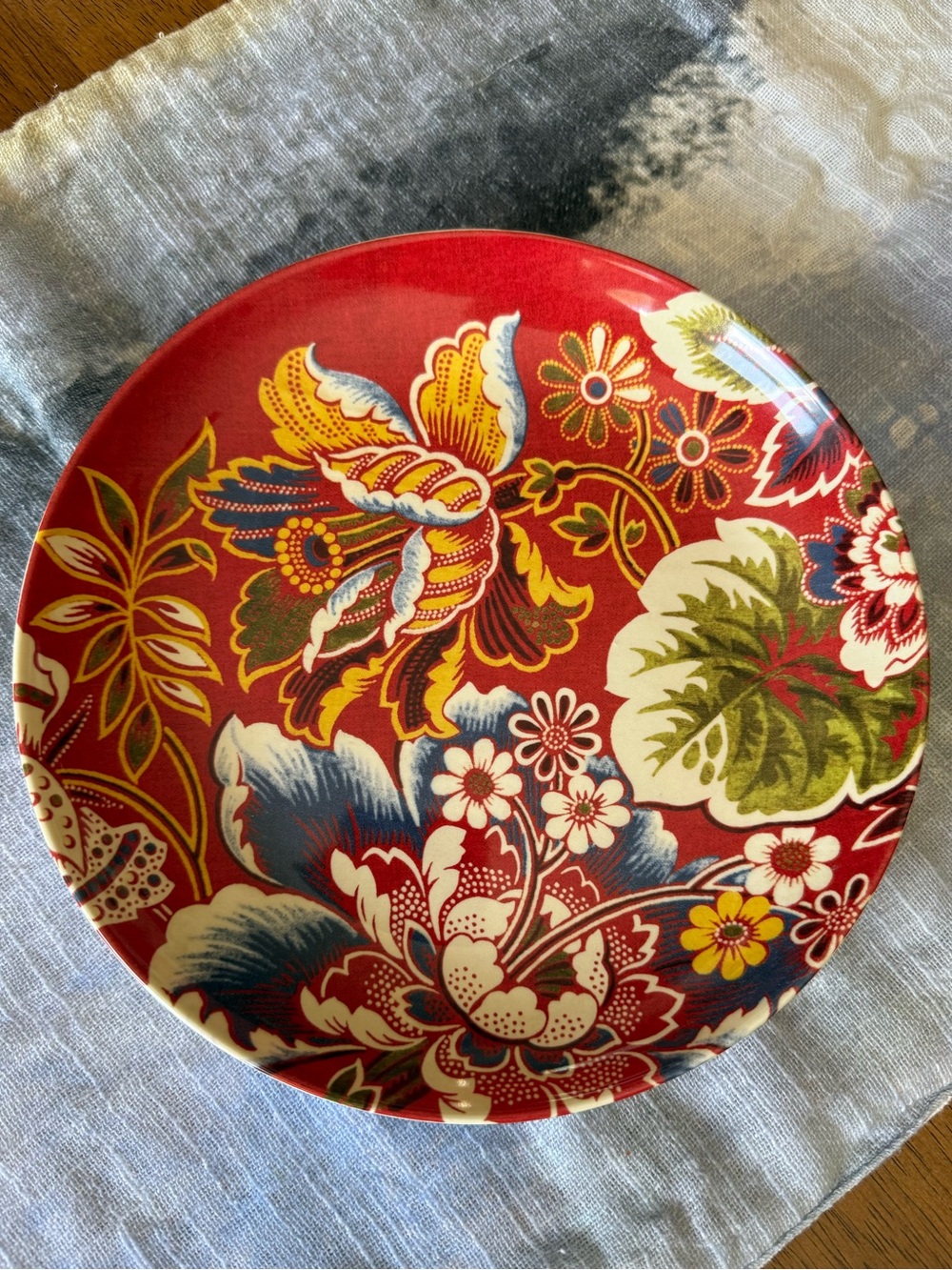 Red Spanish flower Plate Vibrant Red Williams Sonoma 8.5”